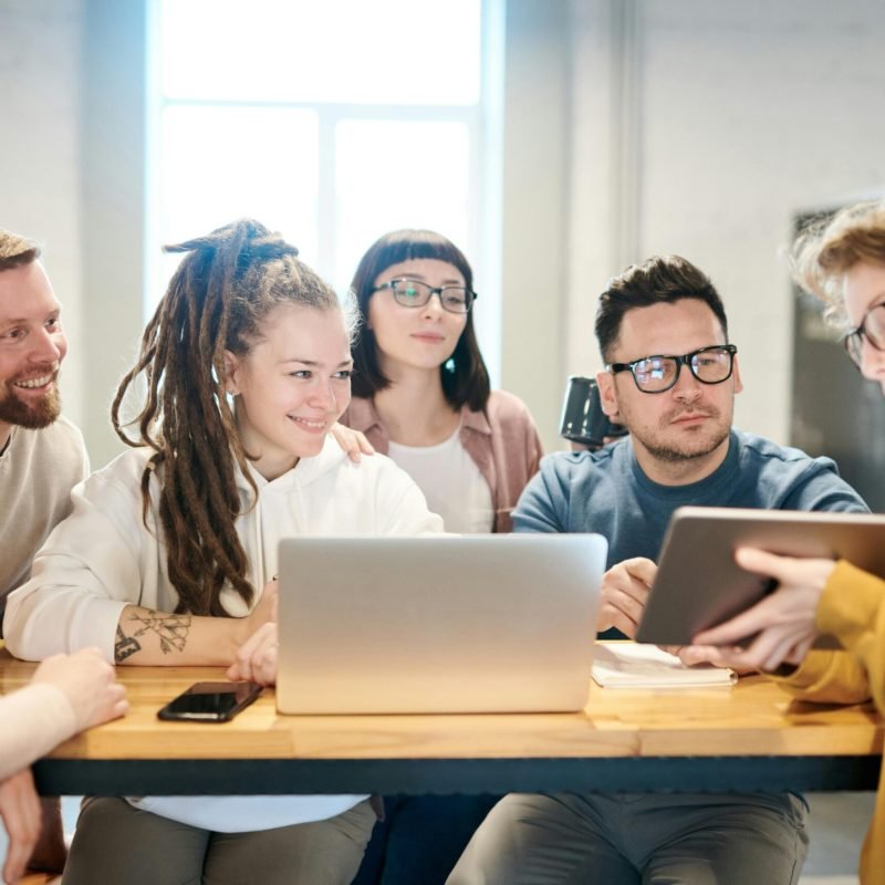 pexels-fauxels-3182835